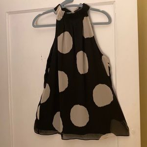 Limited sleeveless top
